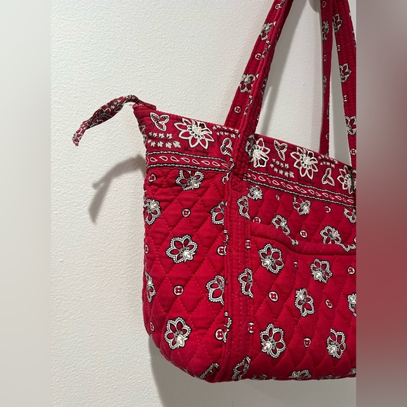 Vera Bradley Iconic Vera Tote Red and White Paisley Quilted Bag - Picture 3 of 6
